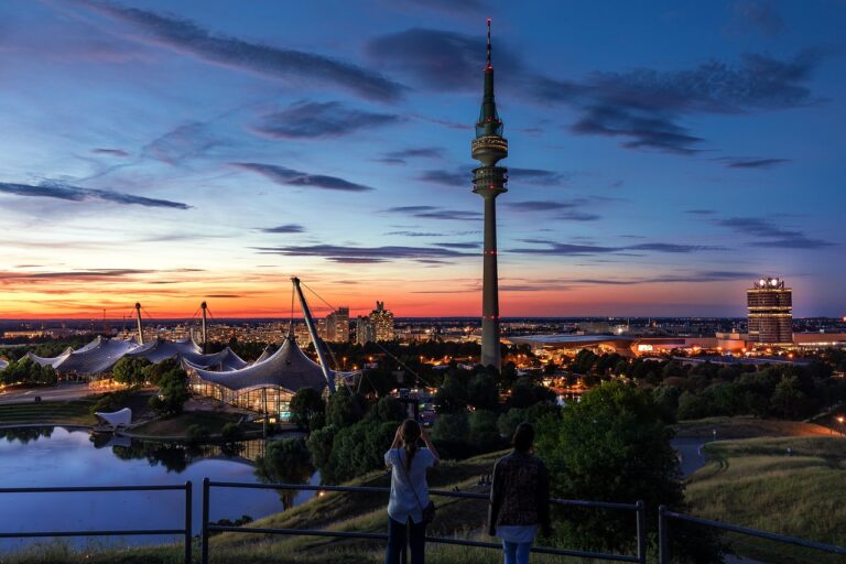 Elektriker gesucht für Poolbeleuchtung 1 Muenchen 768x512
