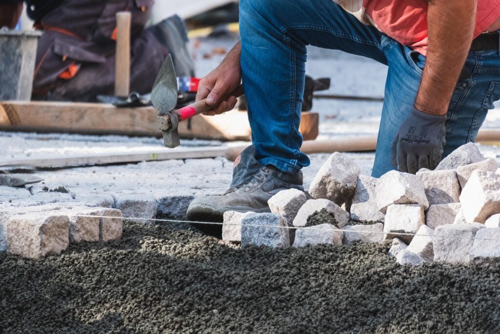 Kosten für Handwerker berechnen 14 Pflasterarbeiten